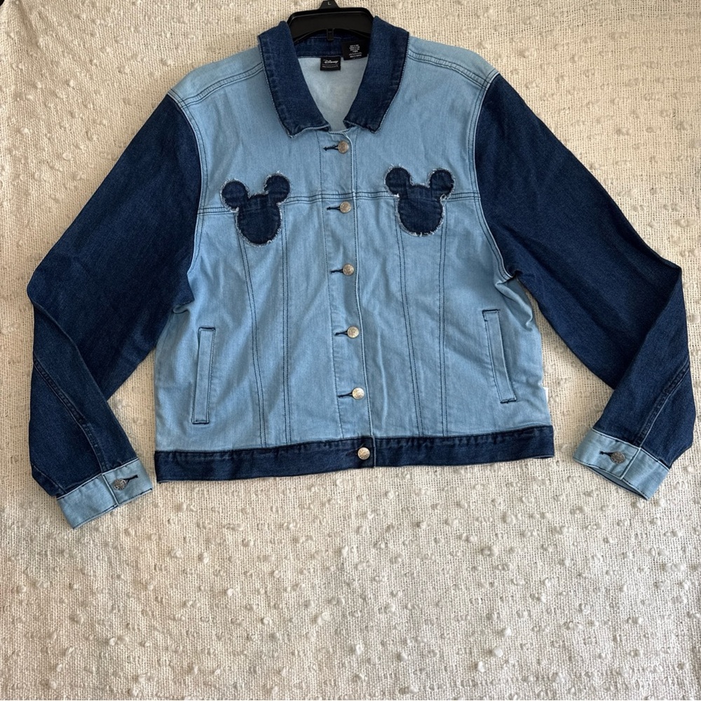 Disney Women’s XL Mickey Mouse Jean Jacket Patchwork Color Block Blue‎